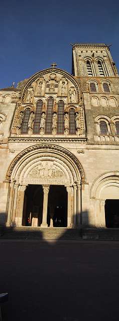 The portal of the cathedral of Vezelay. Among others we had the chance to visit Autun, Dijon, Beaune and some other places which names I can not recollect.